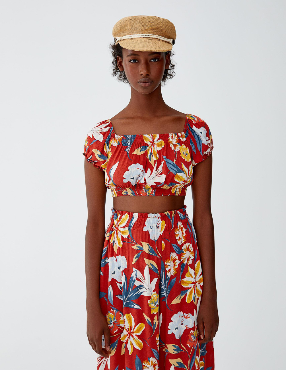 

Топ PULL & BEAR Ж1070318 (9471/381/701) цвет красный S