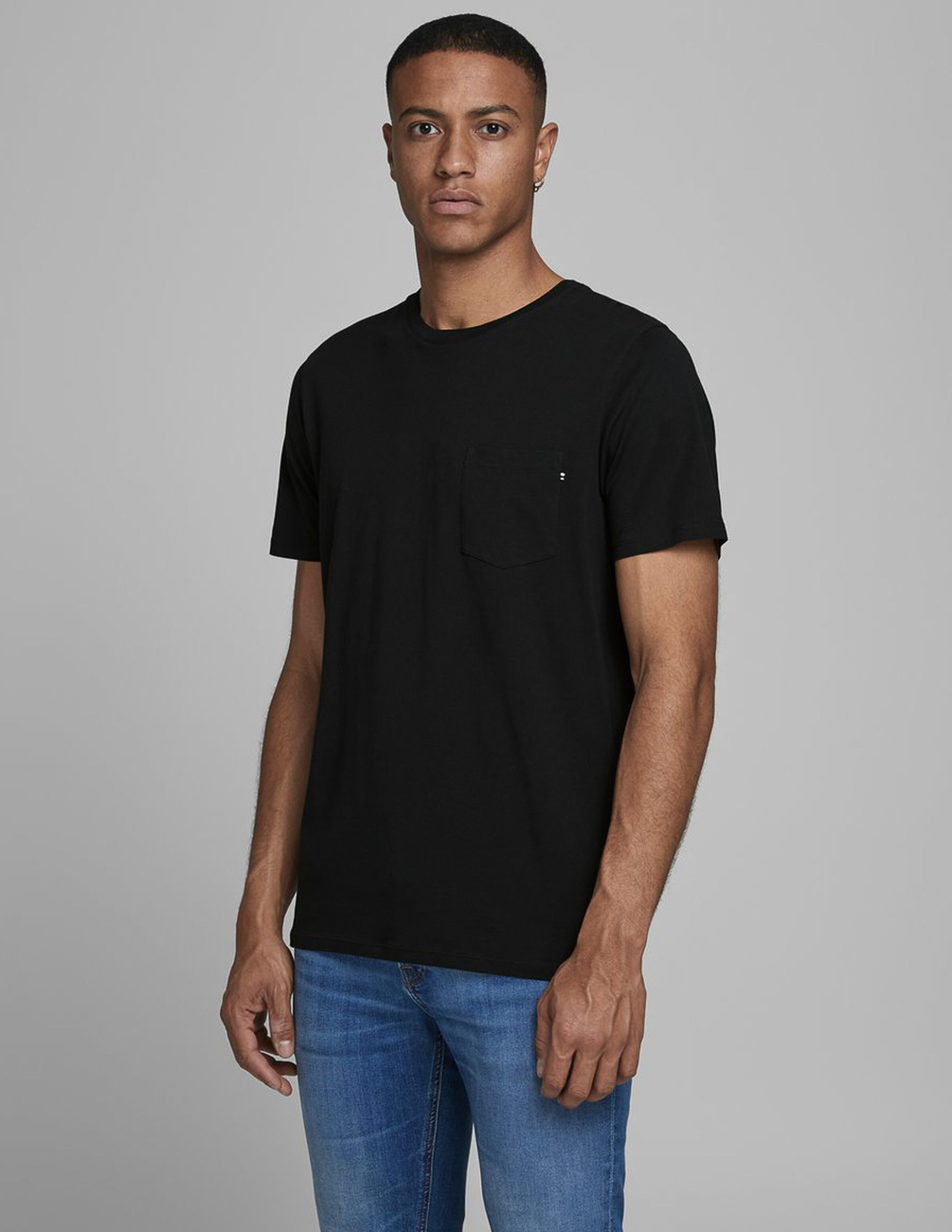 

Футболка JACK&JONES М0111971 цвет черный L