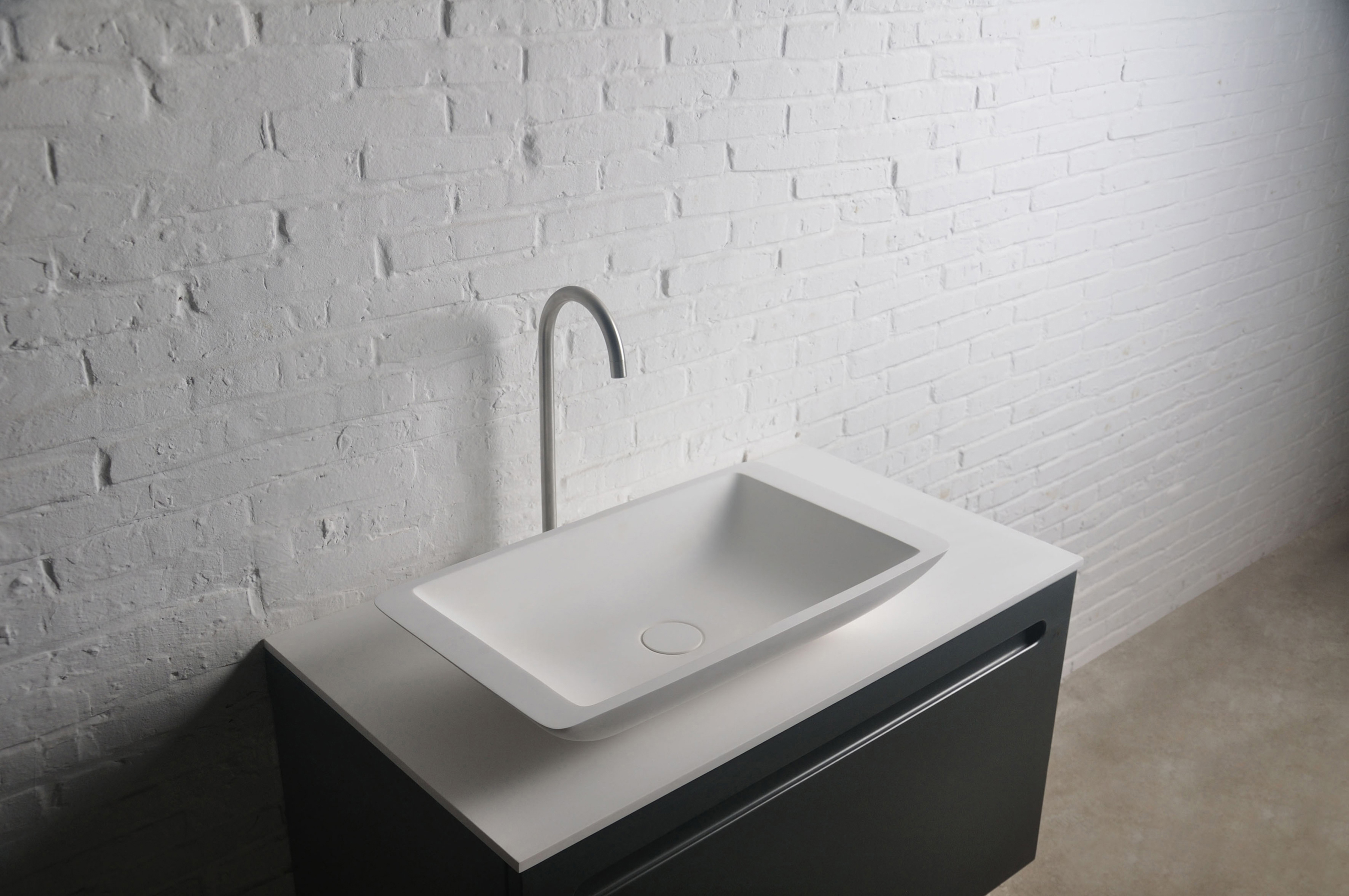 

Раковина накладная каменная Solid surface 595*345*105 mm