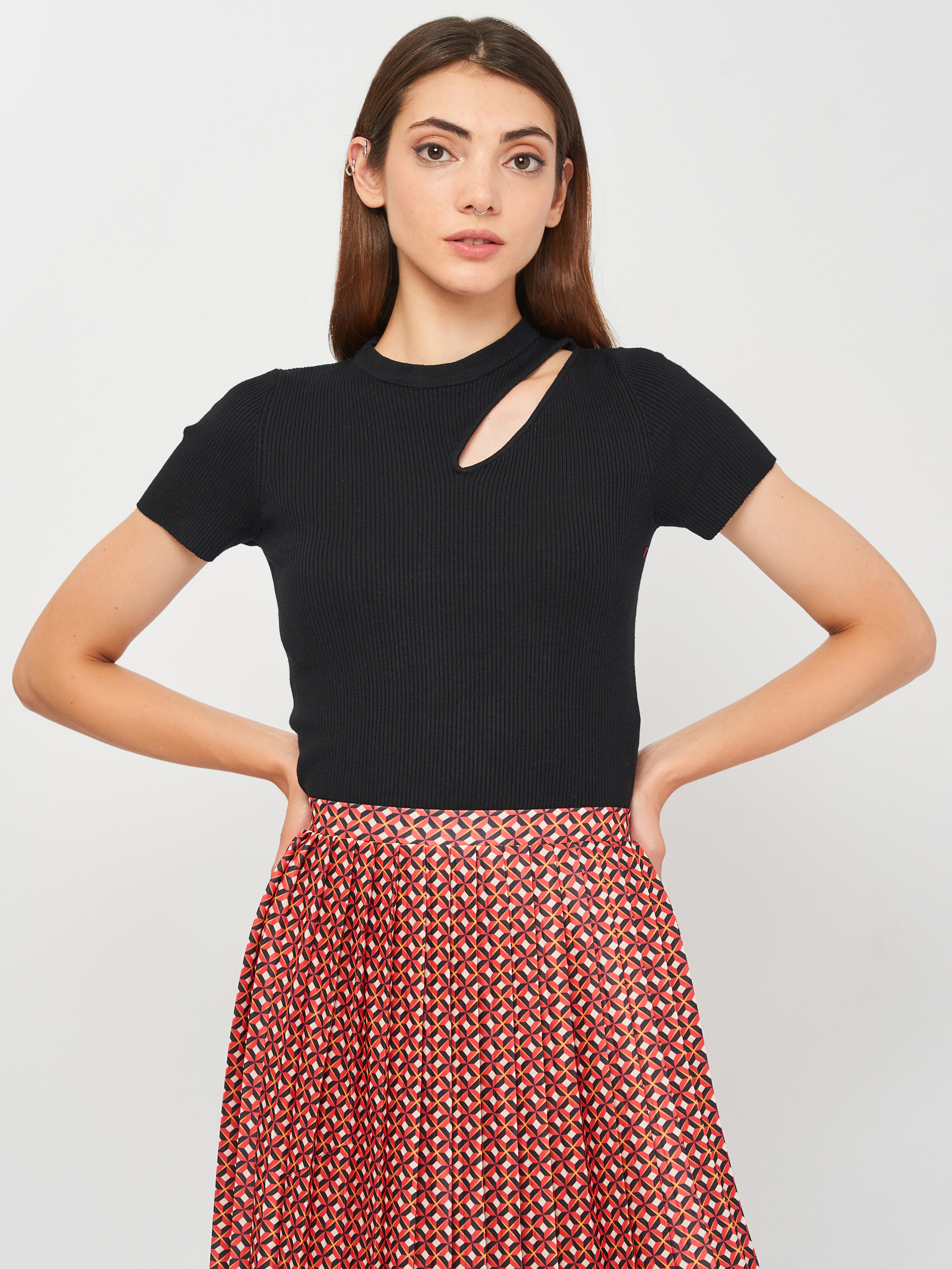 

Футболка Bershka 1666/623/800 M Черная