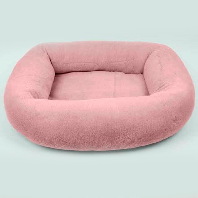 

Лежанка прямоугольная для домашних животных Квадро Бархат XXL 80×60х22 см. Розовый