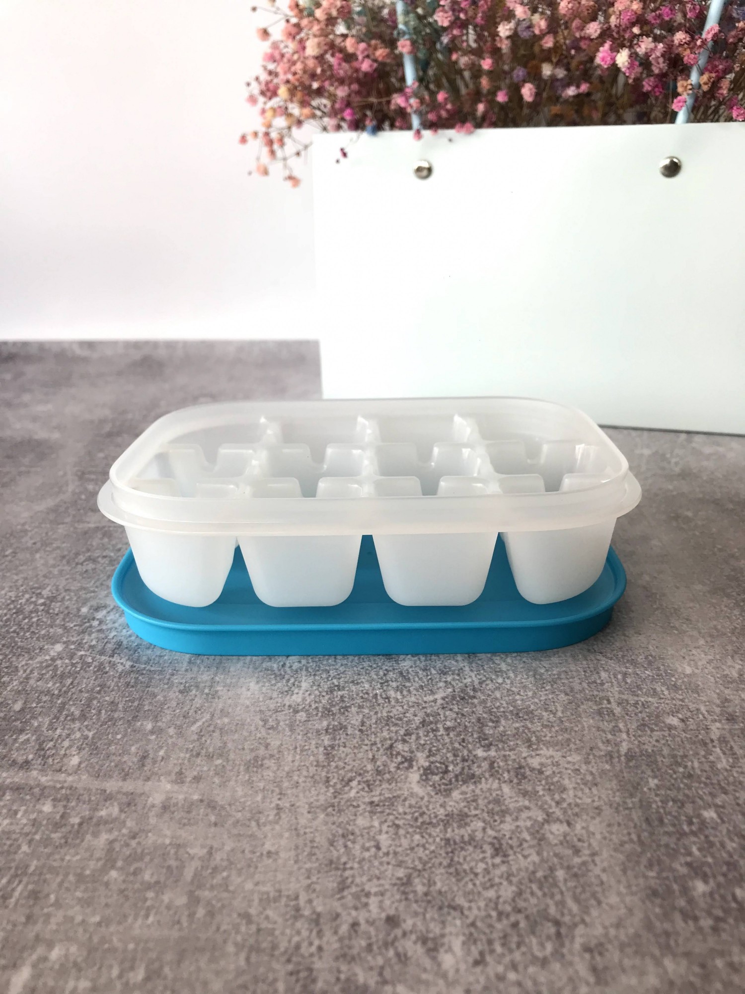 

Контейнер для льда, голубой, 12 ячеек Tupperware