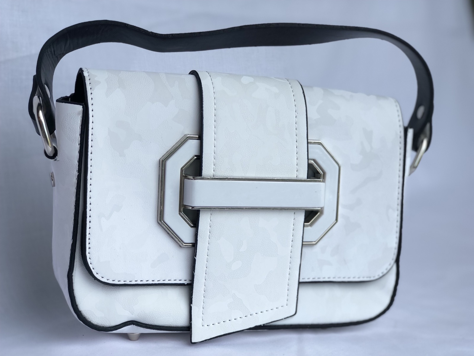 

Сумка женская U-7945 WHITE с переливом
