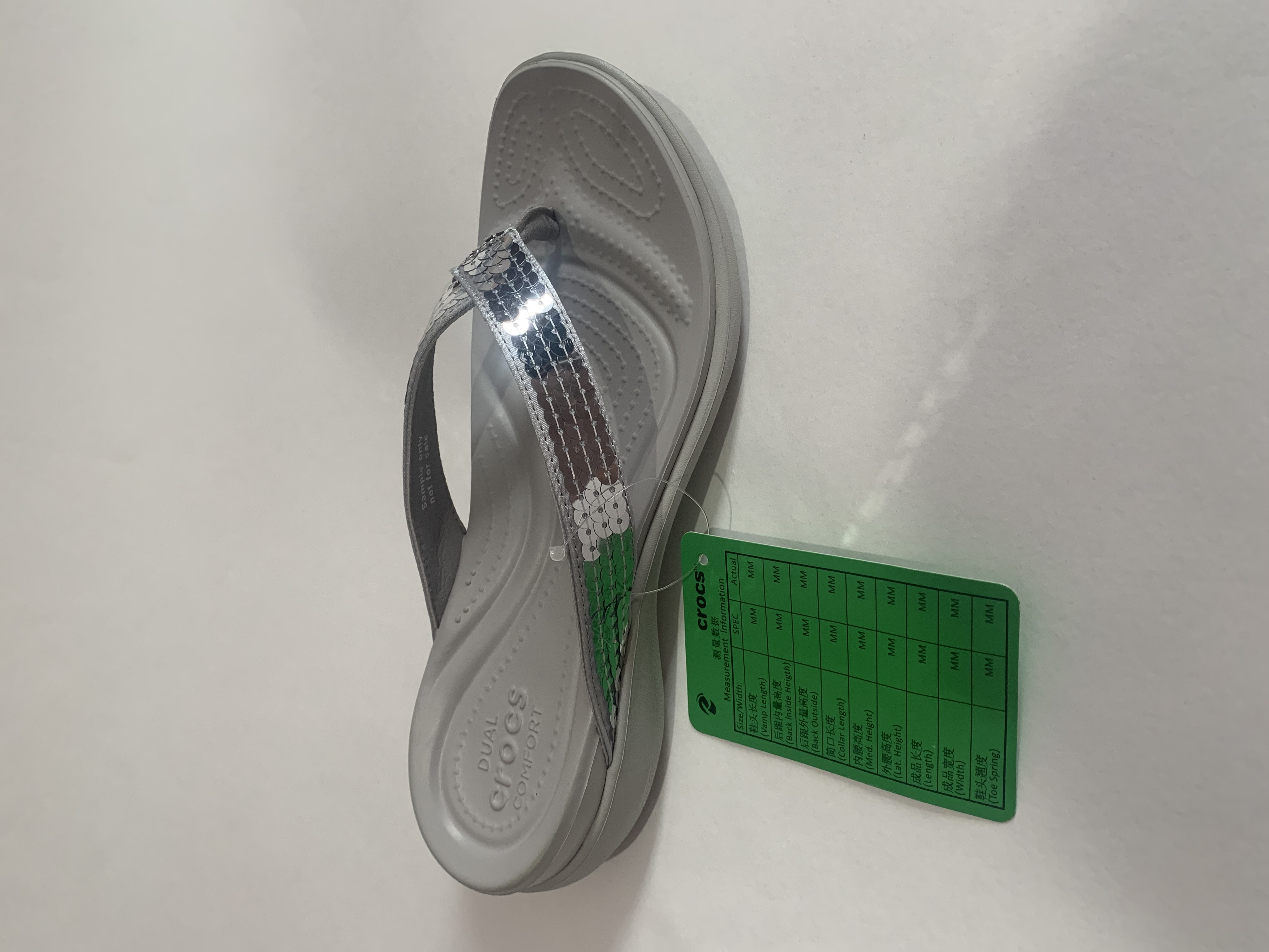

Вьетнамки Crocs Capri V Matte Seguin Flip 206318-0L2 W7 37-38 23.8 см Серые