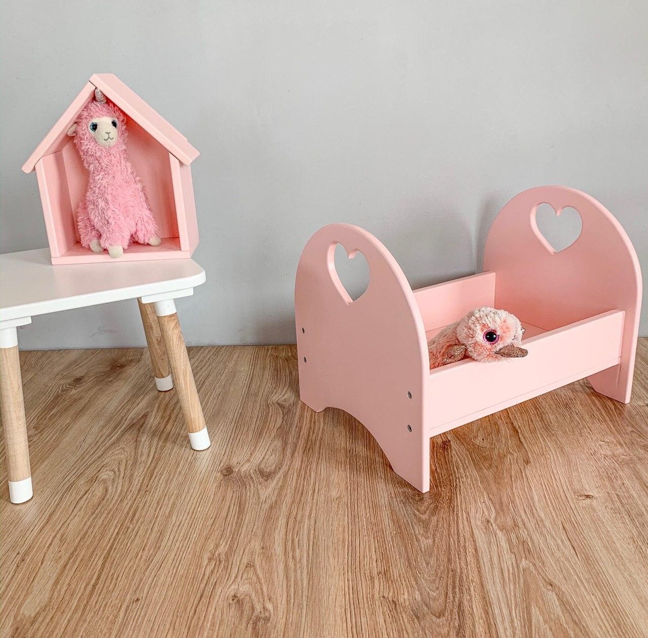 

Кровать для куклы ESIES Сердце розовый 26х41 см