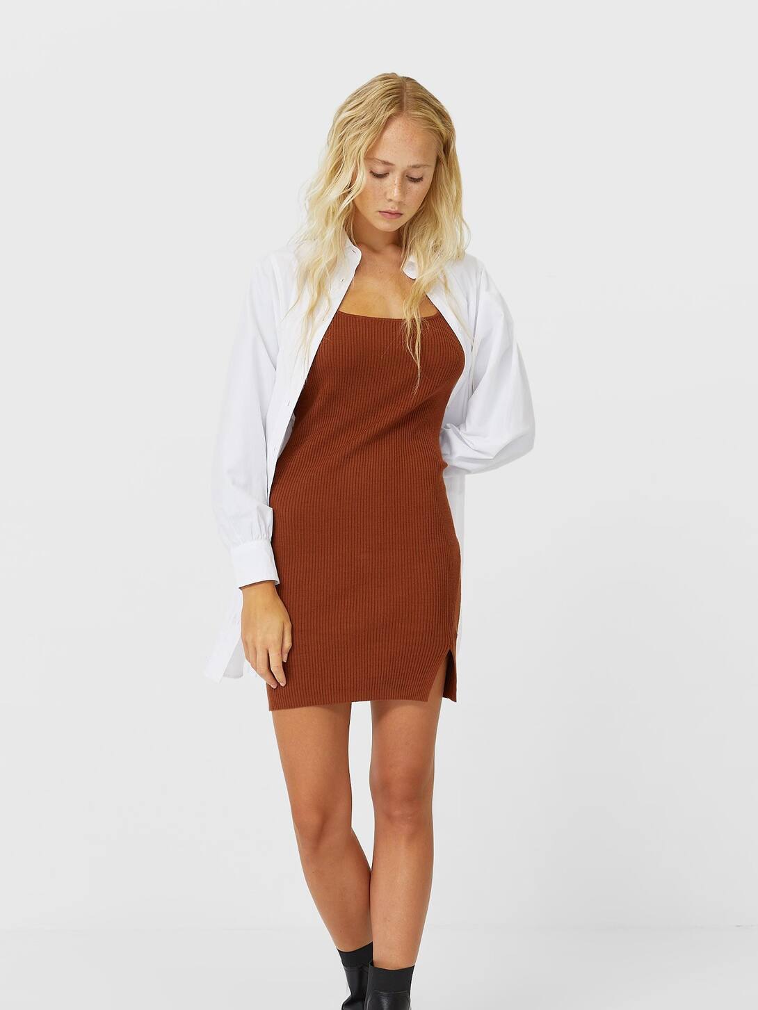 

Платье Stradivarius 05064701441 M Терракотовое
