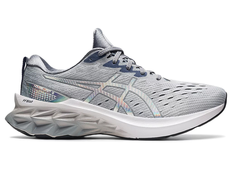 

Мужские кроссовки для бега Asics NOVABLAST 2 PLATINUM 1011B289 020 GREY 2021 42 (EU), 26,5 (CM), 8,5 (US)