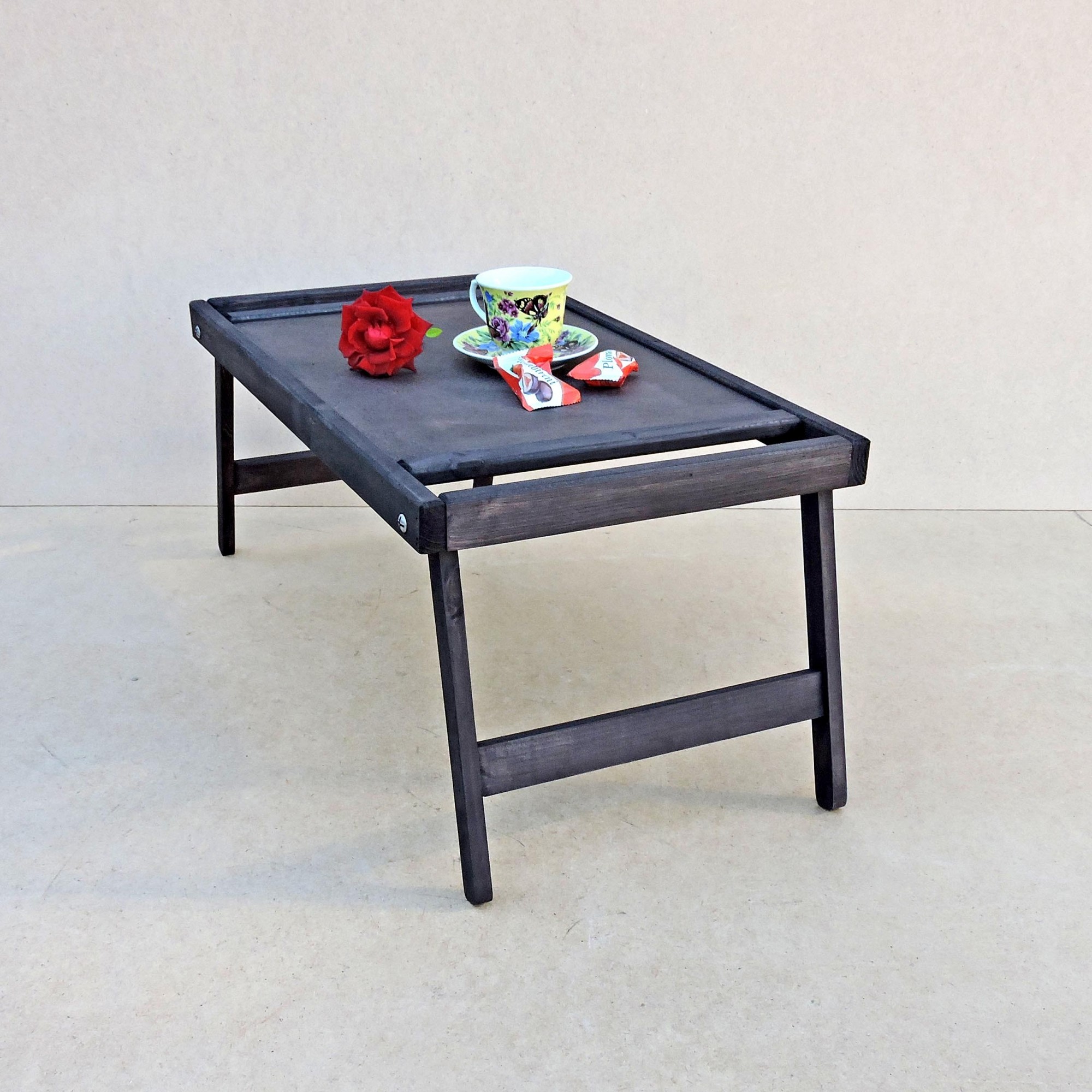 

Прикроватный столик-поднос MIZ Теннесси венге с ручками 69х39х27,5 см (MIZ-СТП-1505)