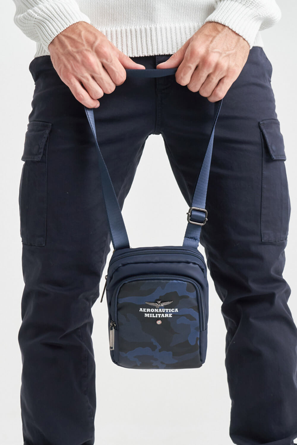 

Синяя камуфляжная сумка Aeronautica Militare 4319