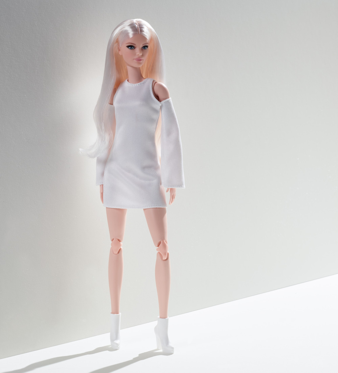 

Коллекционная кукла Барби Barbie Signature Barbie Looks Doll