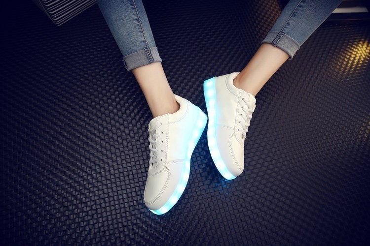 

Кроссовки с LED подсветкой Superlite 27 Белые
