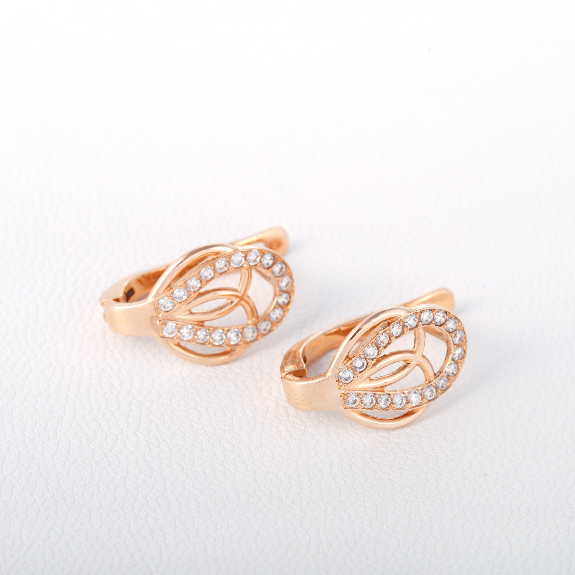 

Серьги из золота с куб. циркониями С495