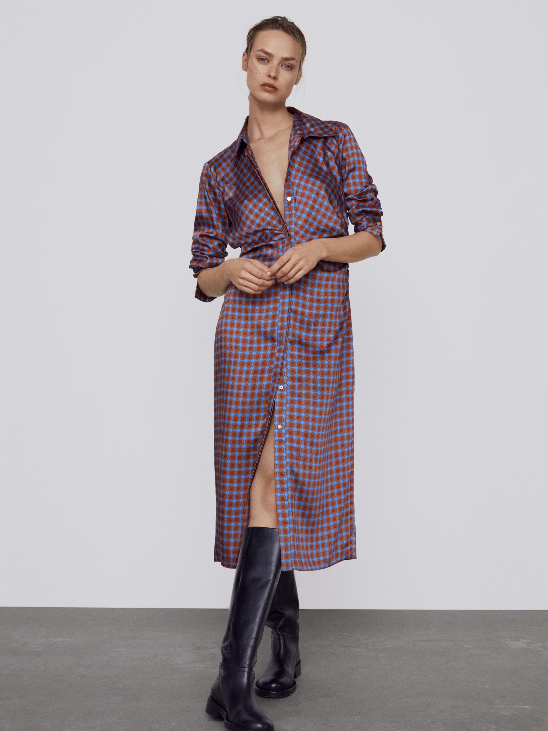 

Платье Zara 8319/052/400 M Синее с красным принтом