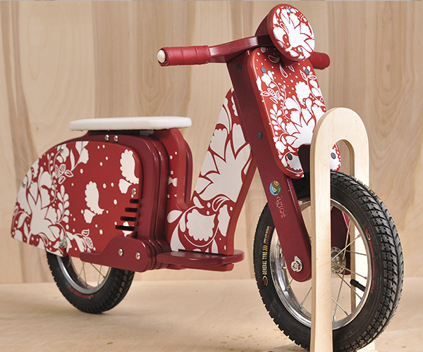 

Велобег мотороллер Sofia Daisy Sign красный Vel-10