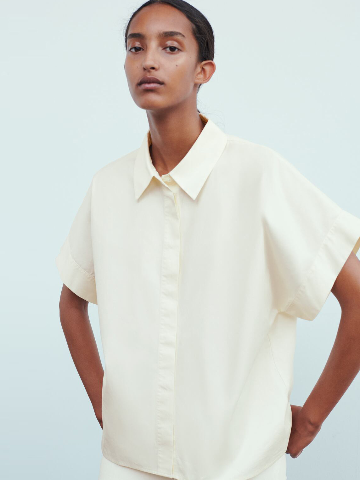 

Рубашка Zara 07563068712 M Бежевая
