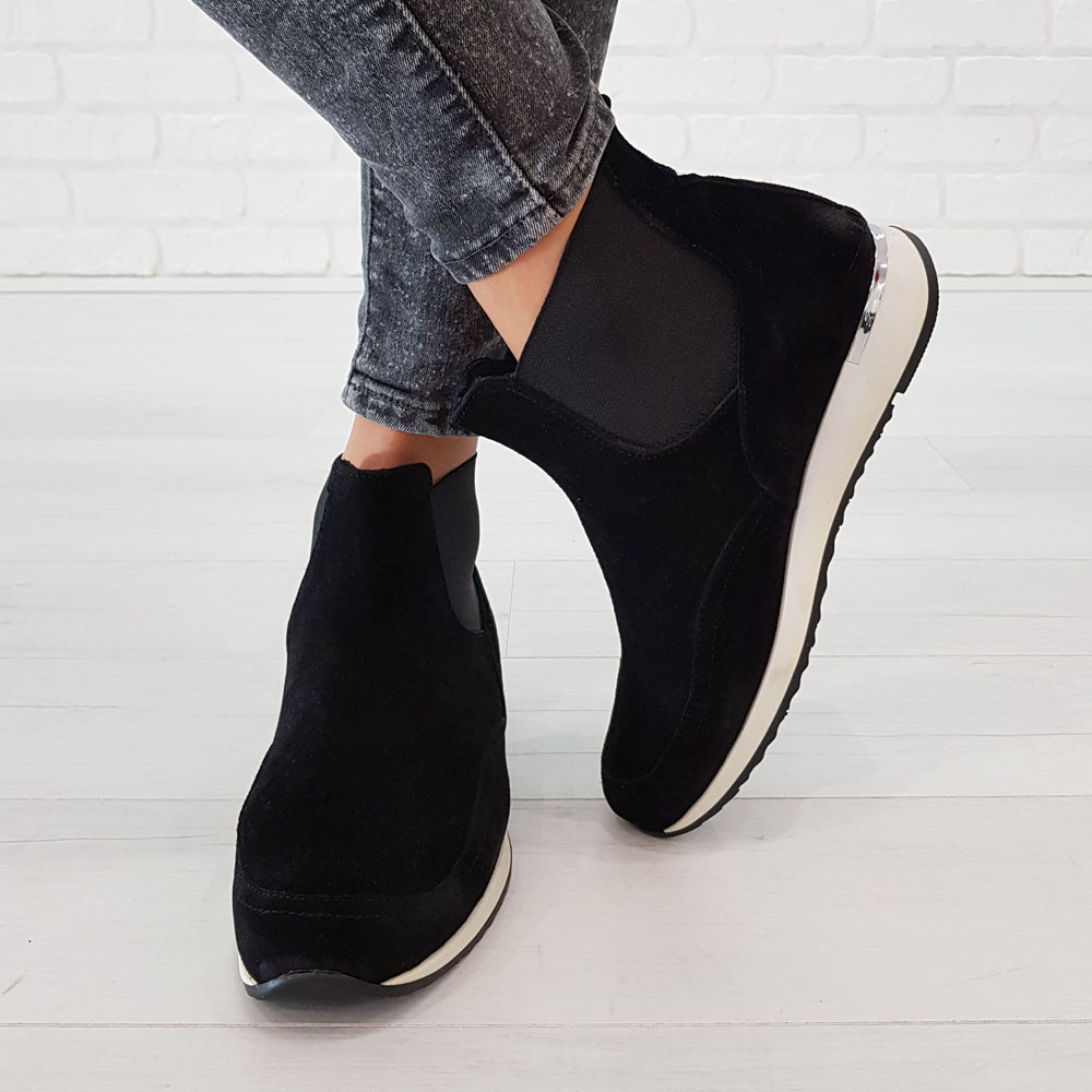 

Ботинки женские Woman's heel 38 черные (О-847)