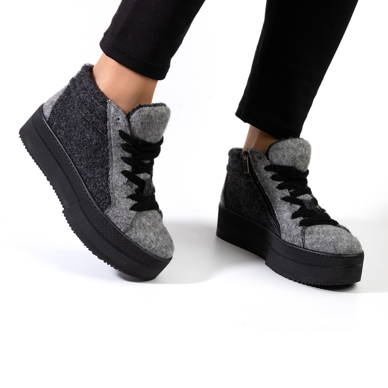 

Ботинки женские из войлока маломерные Woman's heel 40 серые (О-854)