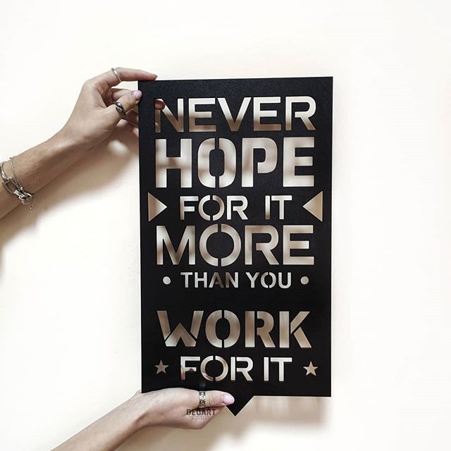 

Деревянная картина - панно Надписи Never hope for it 50х29 см