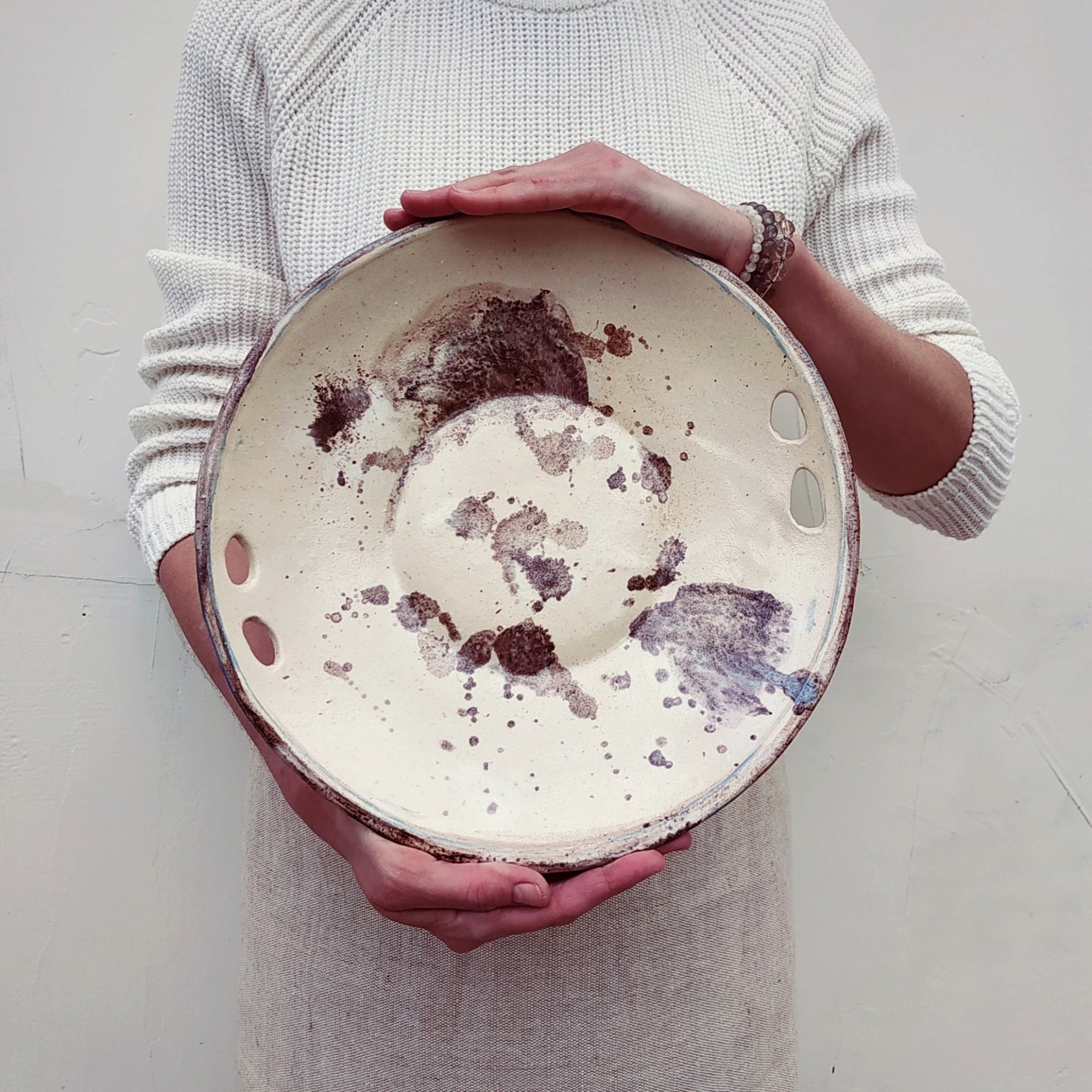 

Большое декоративное блюдо ручной работы в центр стола Alletash Abstract Thinking Дизайнерская керамика | Подарок для женщины 30см Разноцветное (4098)