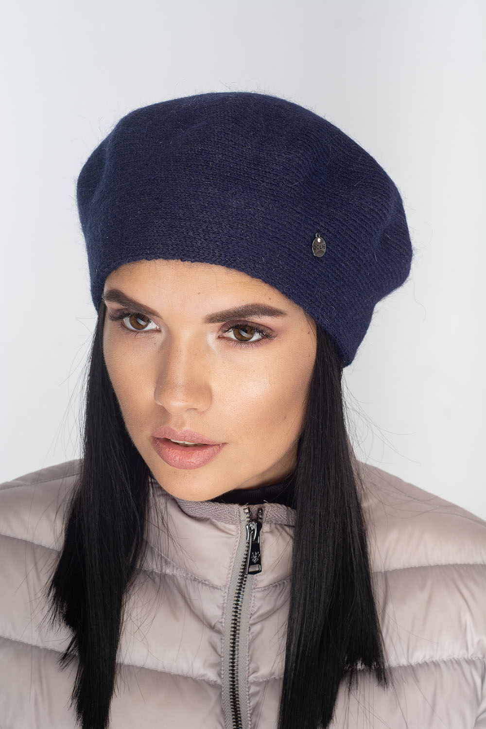 

Женская шапка берет Ландыш цвет темно-синий