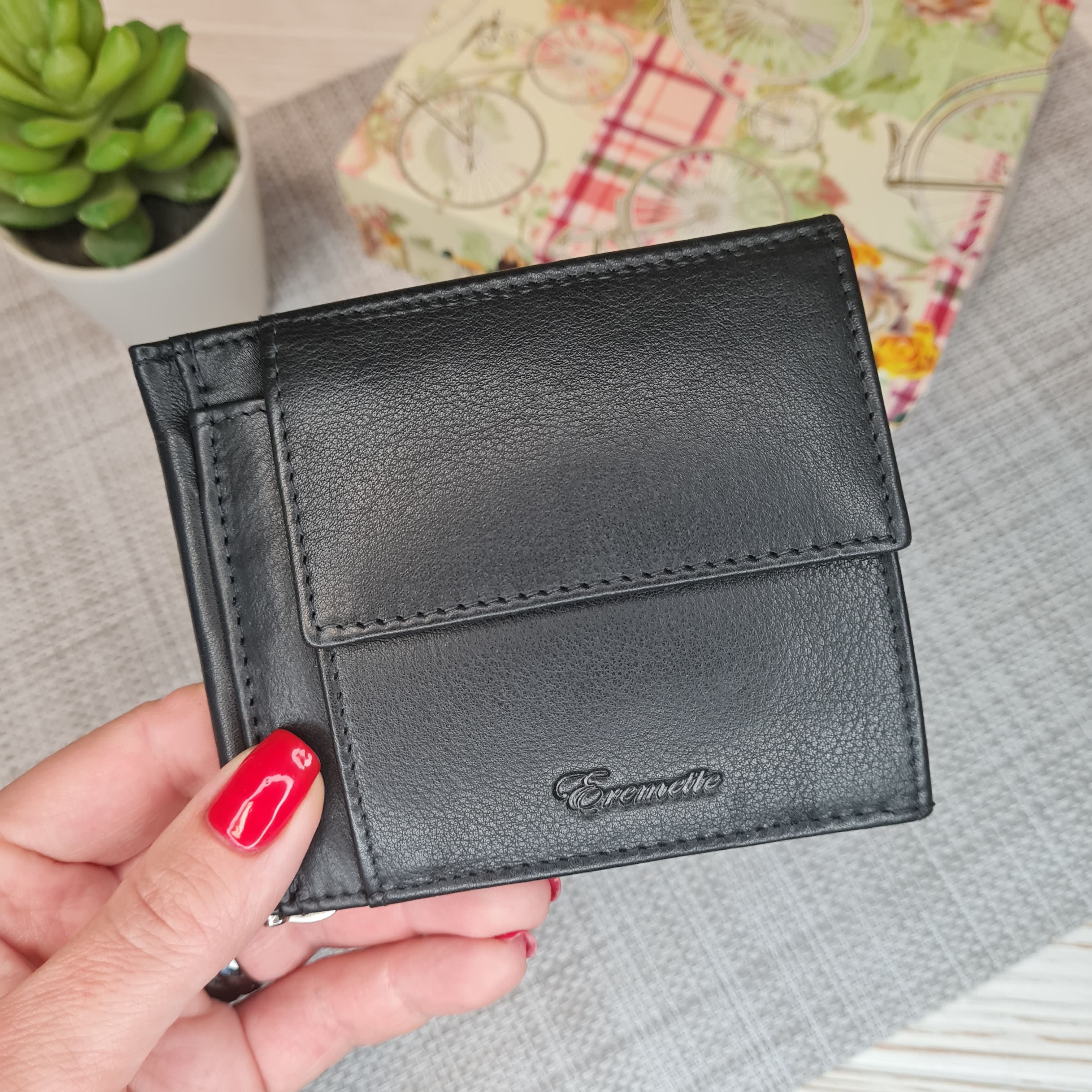 

Мужское портмоне зажим Eremette кожаное черное на магните (114827 black)