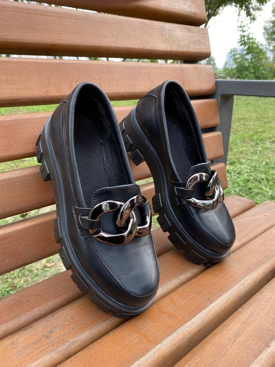 

Женские лоферы с цепью Alessandro 14463 38 черные