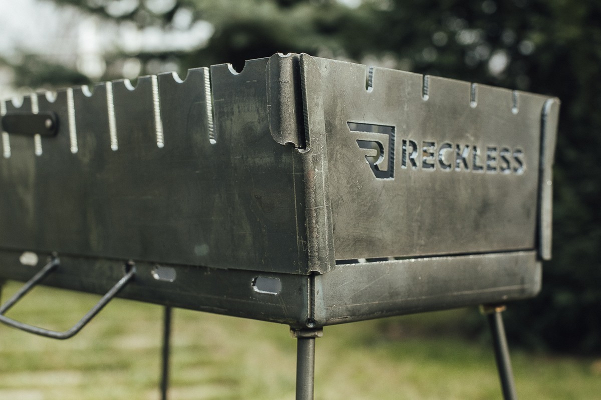 

Мангал чемодан Reckless на 10 шампуров 3 мм компактный для шашлыка и гриля (мчр310)