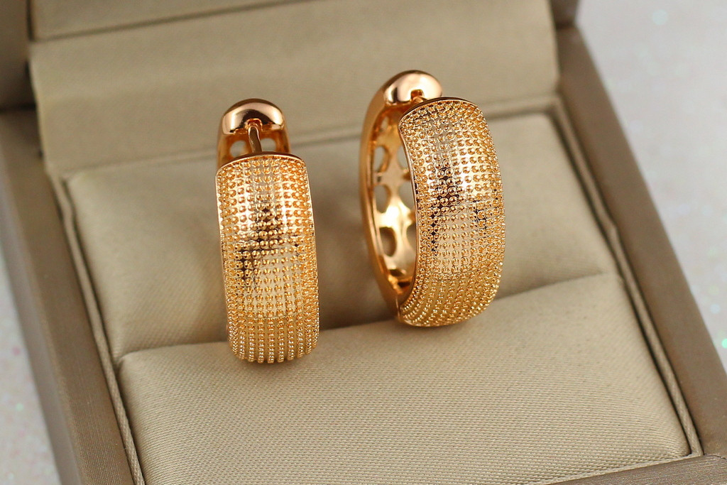 

Серьги Xuping Jewelry кольца ежики 2,3 см 8 мм ширина золотистые