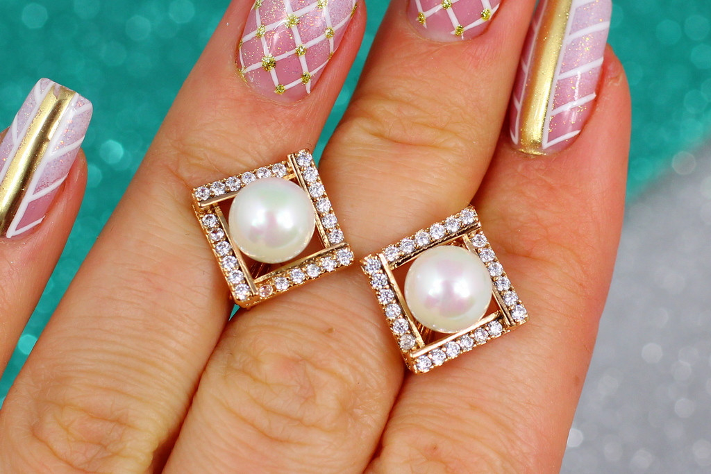 

Серьги Xuping Jewelry ромбики с жемчугом 7 мм 1,8 см золотистые