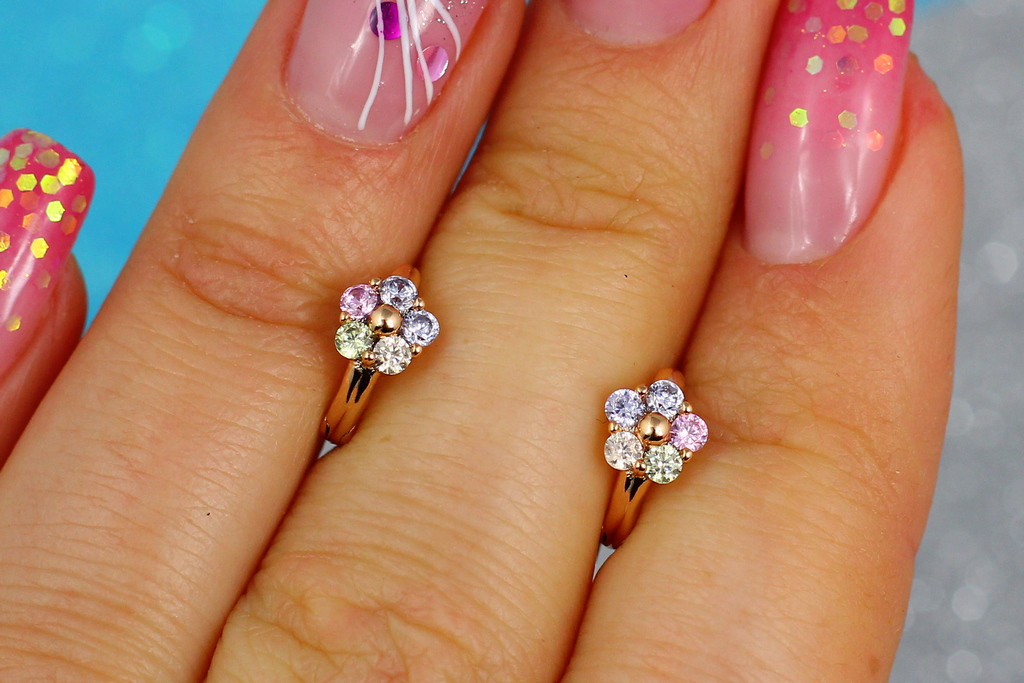 

Серьги детские Xuping Jewelry цветочки с разноцветными камнями 8 мм золотистые