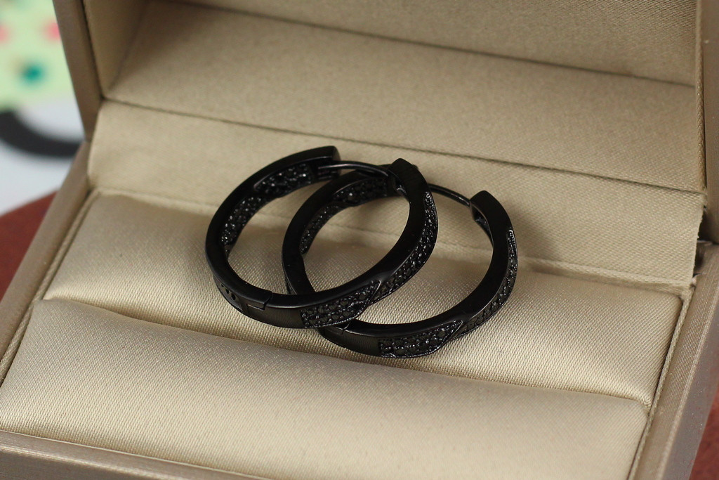 

Серьги Xuping Jewelry кольца с камнями покрытием блэк ган 2.5см