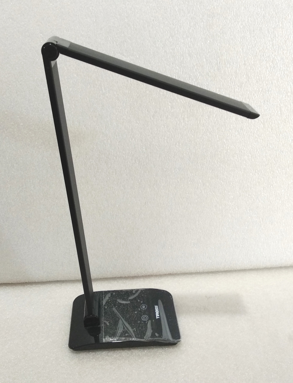 

Лампа светодиодная настольная Tiross 48 Led черная TS-1810-Black-YV-YV
