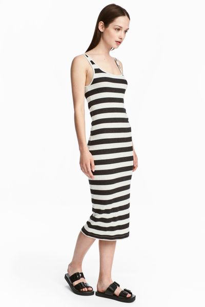 

Платье H&M XS Черно-белое (1086-275)