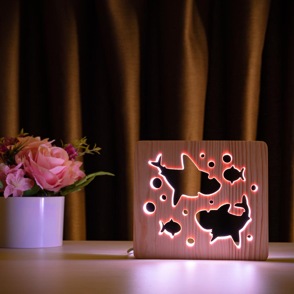 

Светильник ночник из дерева LED с пультом и регулировкой цвета RGB Arteco Light Две акулы и рыбки (1020432)