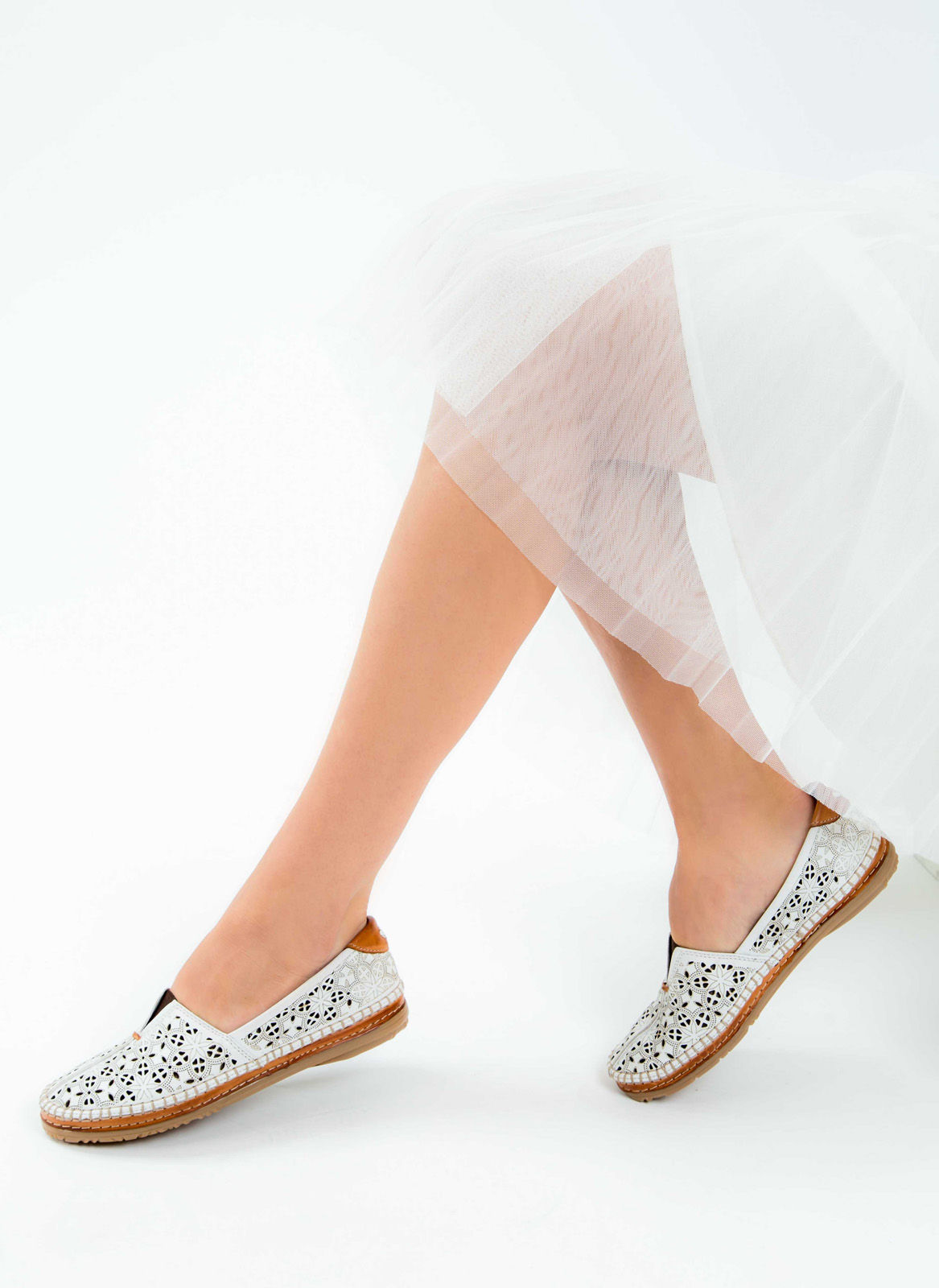 

Туфли женские Sandalino (GM) 1116-1 05 белые/коричневые 38