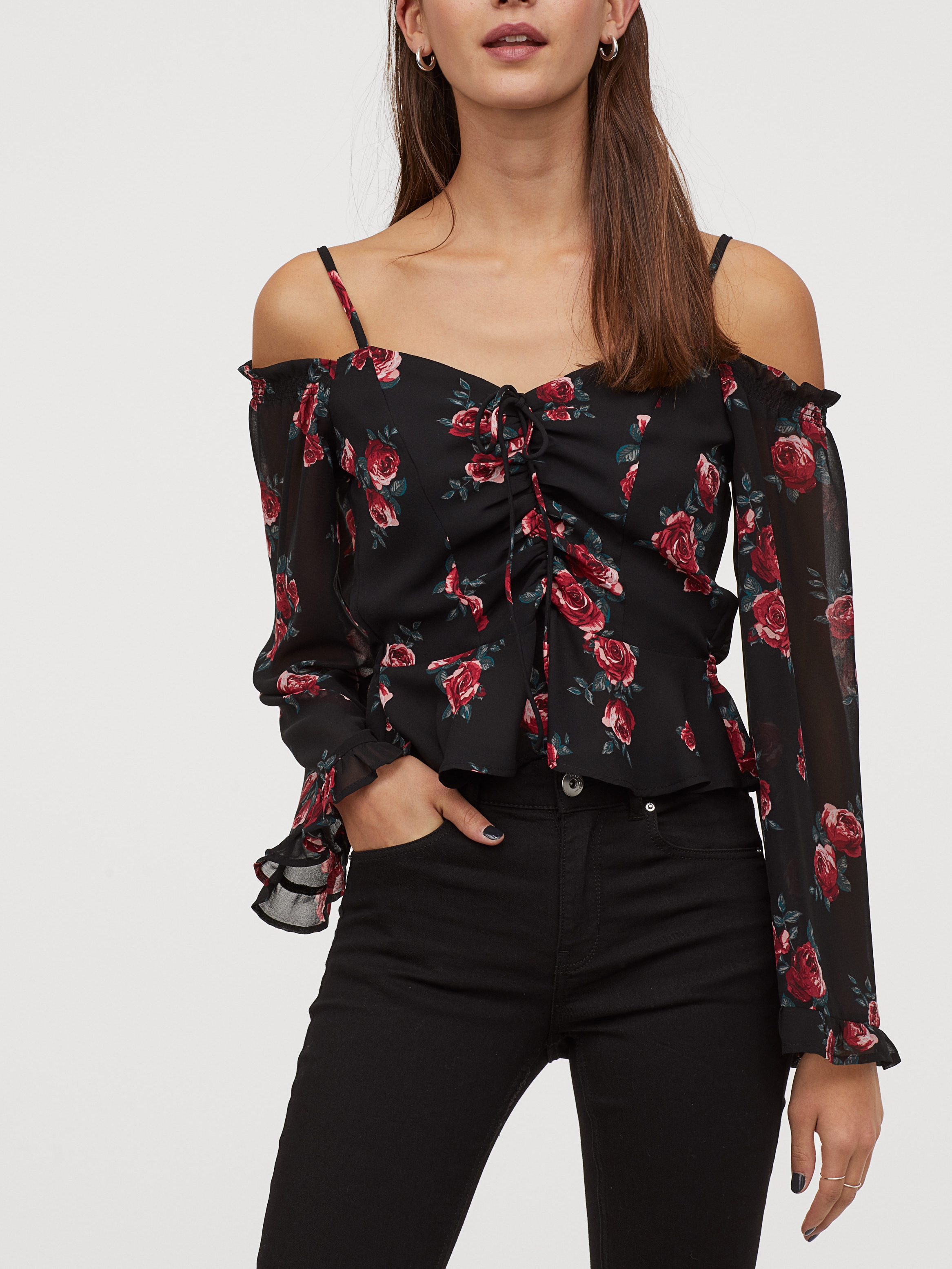 

Блузка H&M 0828644-0  Черная (СА2000001549360, Блузка H&M 0828644-0 38 Черная (СА2000001549360)