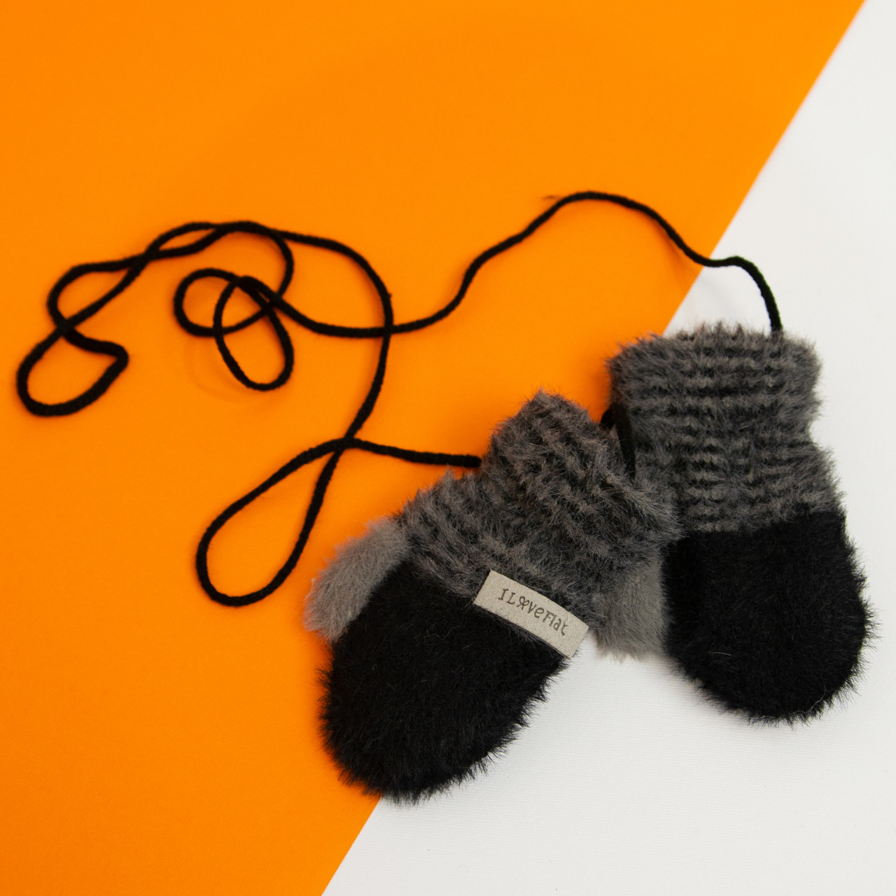 

Варежки детские для малышей на 0 - 1 года зимние на веревочке (арт. 20-7-96) черный