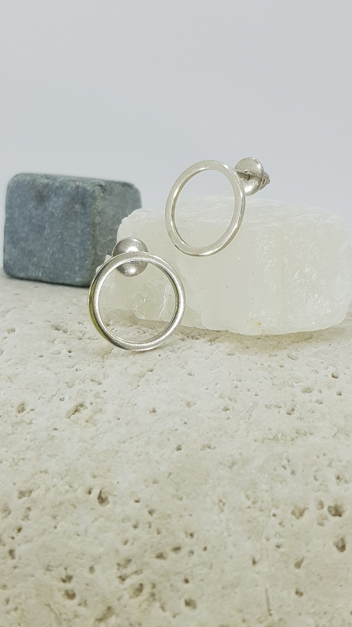 

Серьги гвоздики из серебра "Колечки" (сквозные)