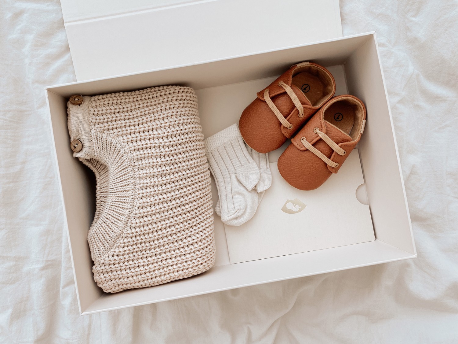

Подарочный набор для новорожденного NEW BABY BOX для мальчиков и девочек