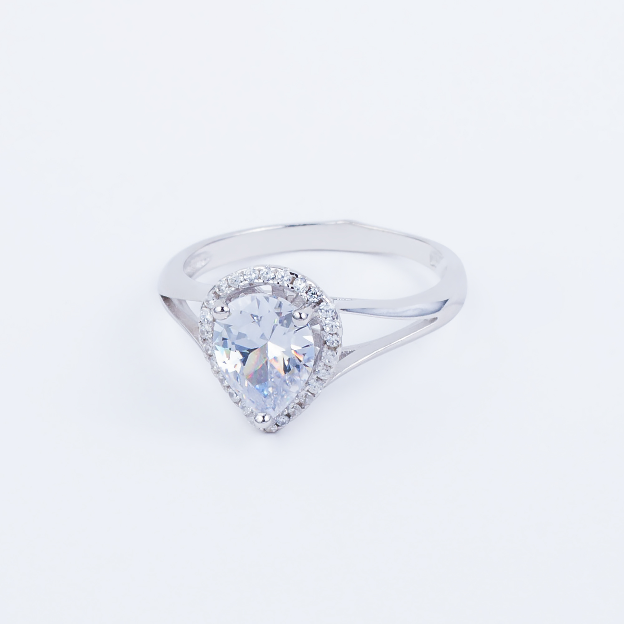 

Каблучка TOP Silver розмір 17,0 2,97 г