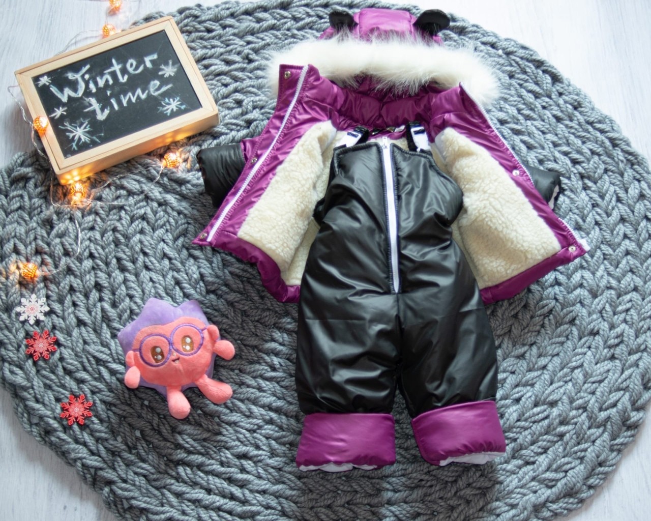 

Комбинезон с курткой зимний для девочки Look Ушки 80-86 см черный с сиреневым