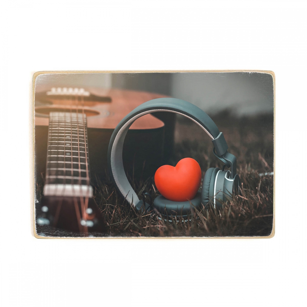 

Деревянный постер Музыка Red Heart And Headphones А2