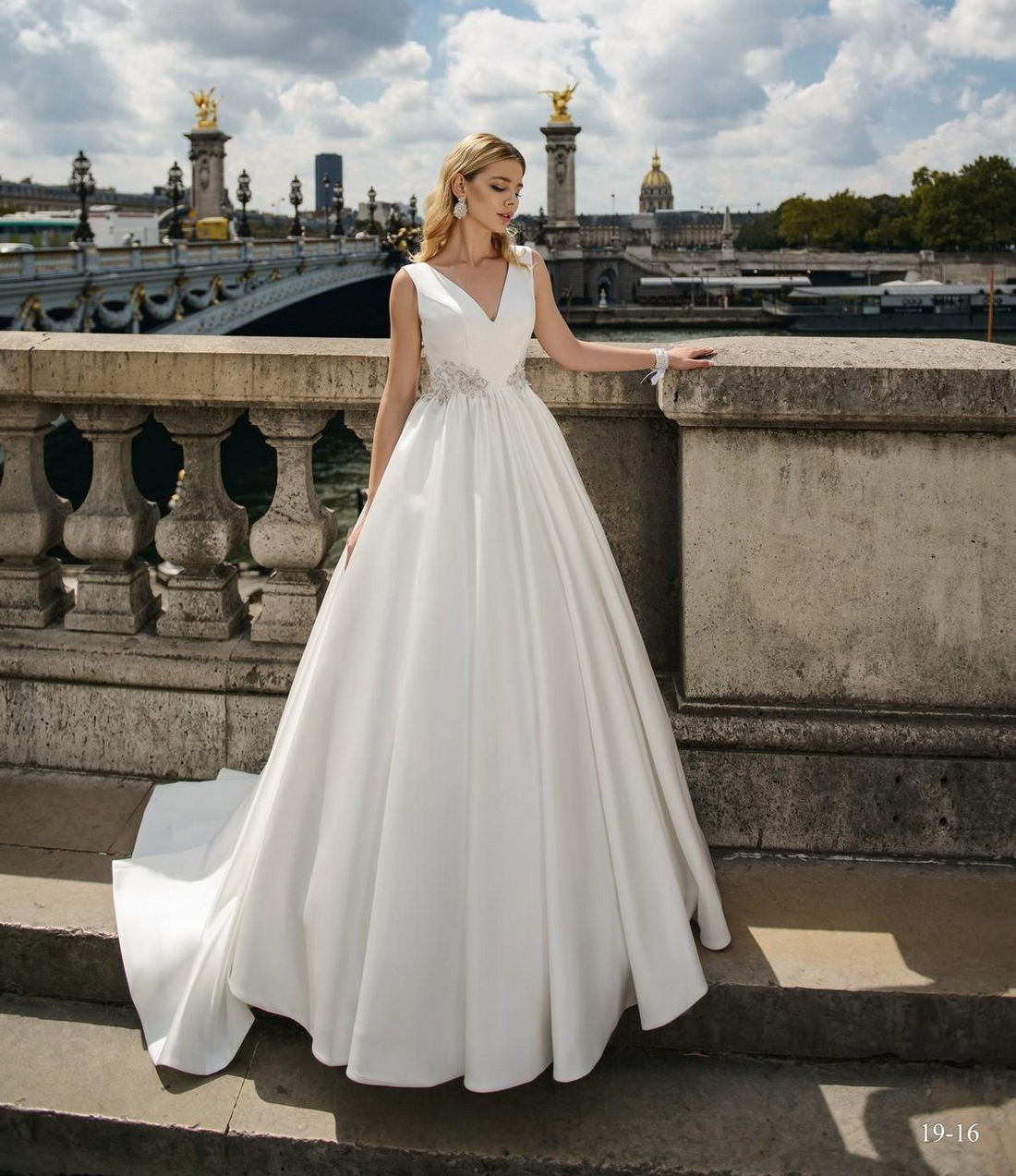 

Свадебное платье Ema Bride 19-16 42 Айвори