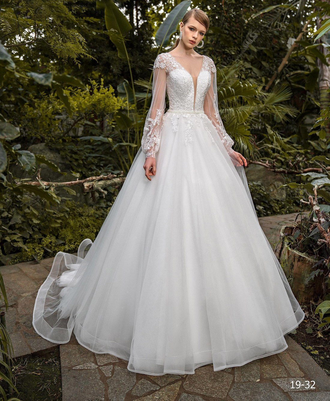 

Свадебное платье Ema Bride 19-32 48 Айвори