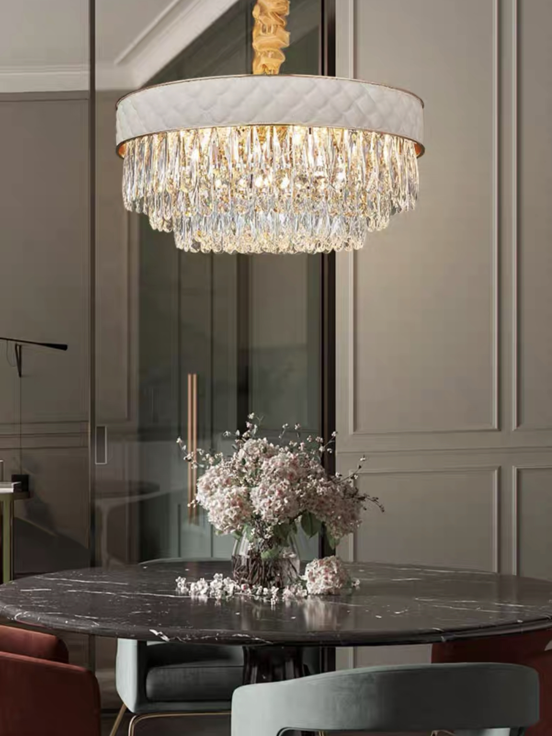 

Серия классических люстр Crystal All Modern 054040/600 gd/wt