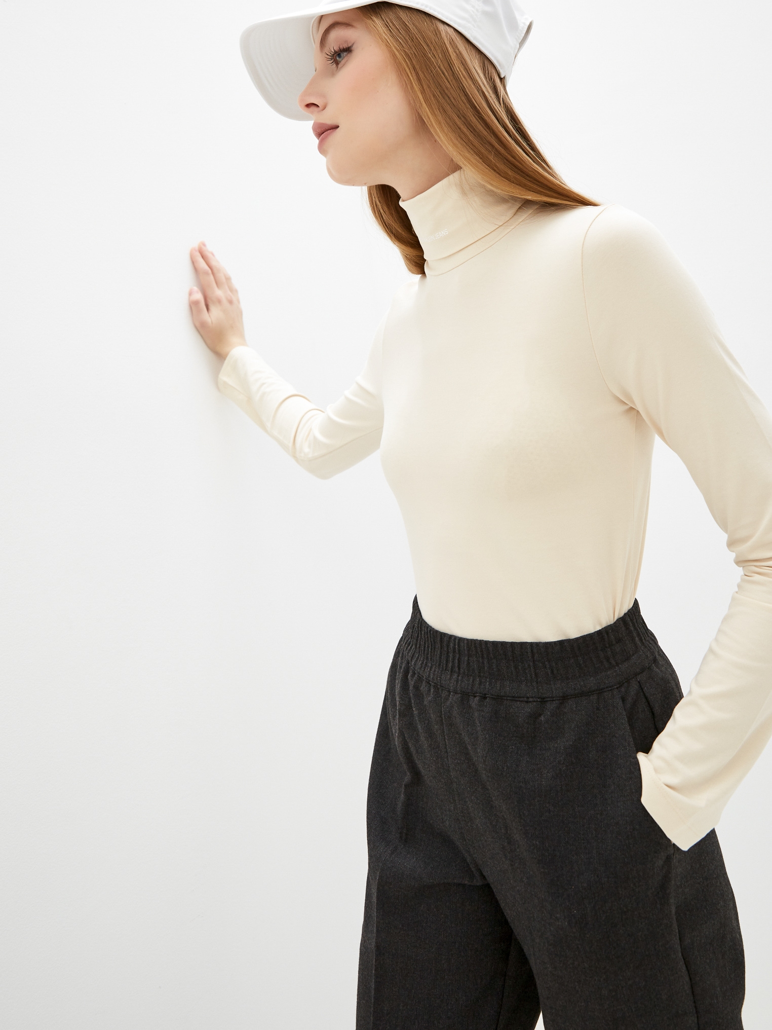 

Водолазка Calvin Klein Jeans J20J216784-ACJ  Бежевая, Водолазка Calvin Klein Jeans J20J216784-ACJ XS Бежевая