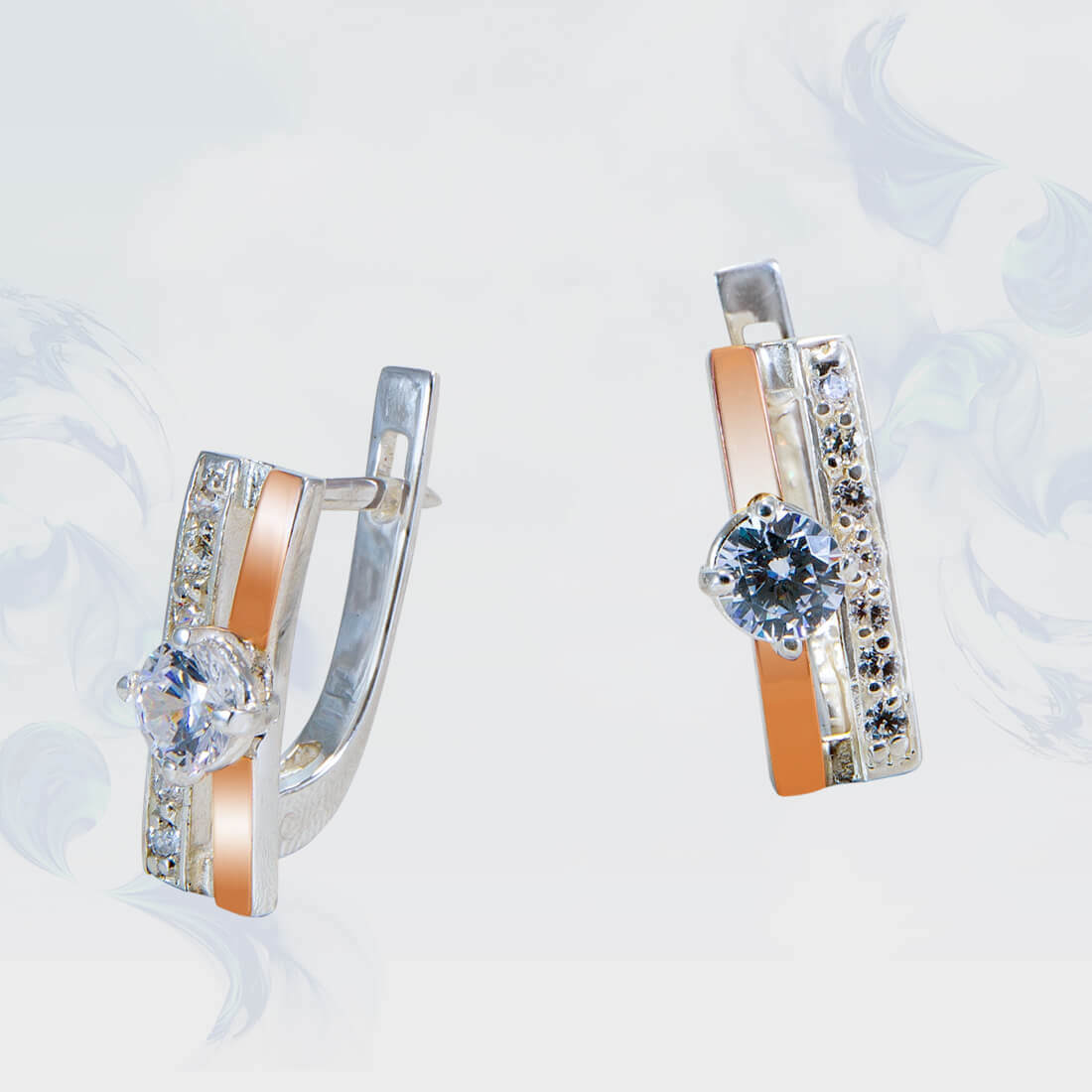 

Серьги из серебра с золотыми вставками SilverUA модель 161