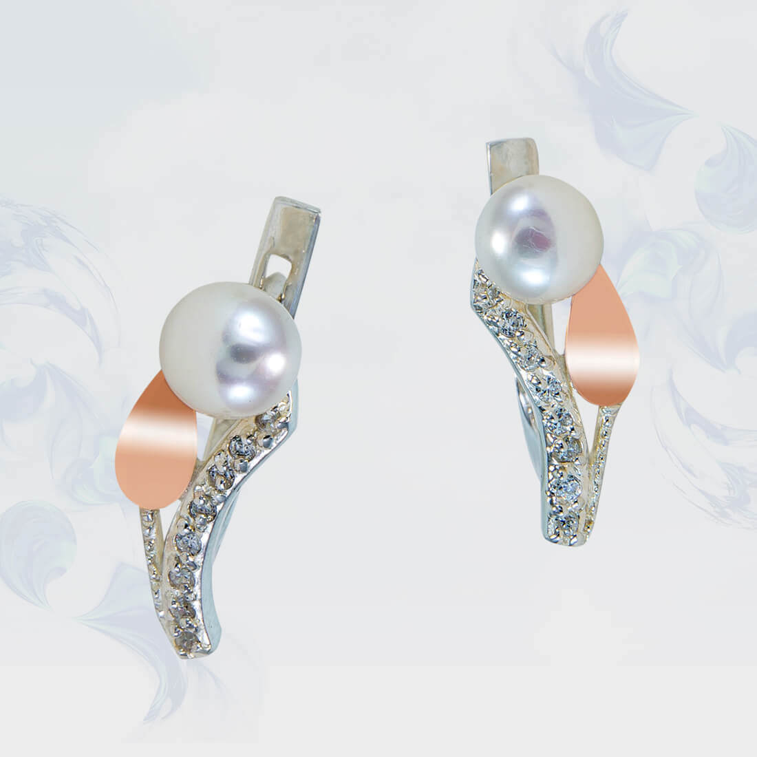 

Серьги из серебра с золотыми вставками SilverUA модель 173