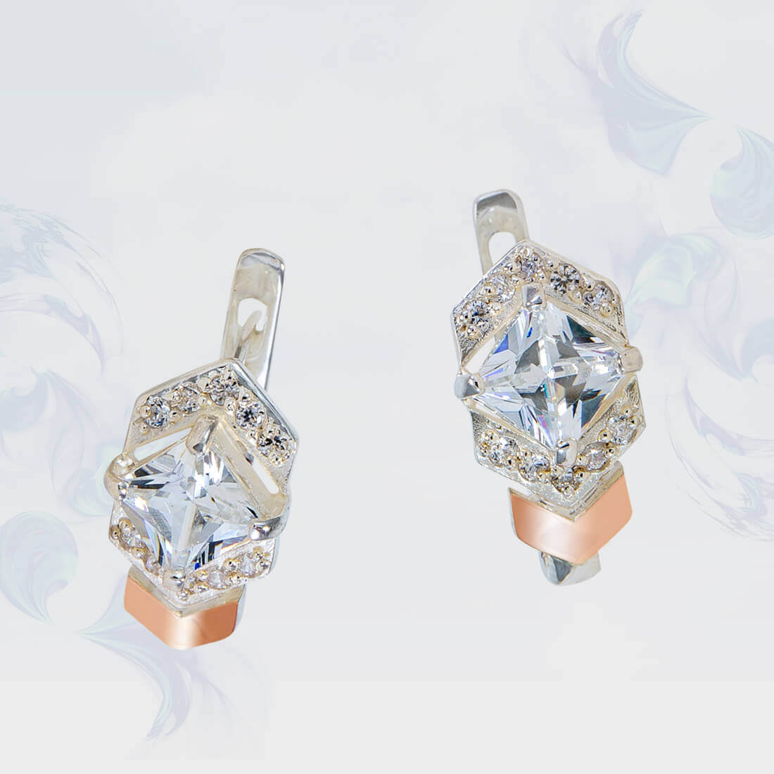 

Серьги из серебра с золотыми вставками SilverUA модель 153