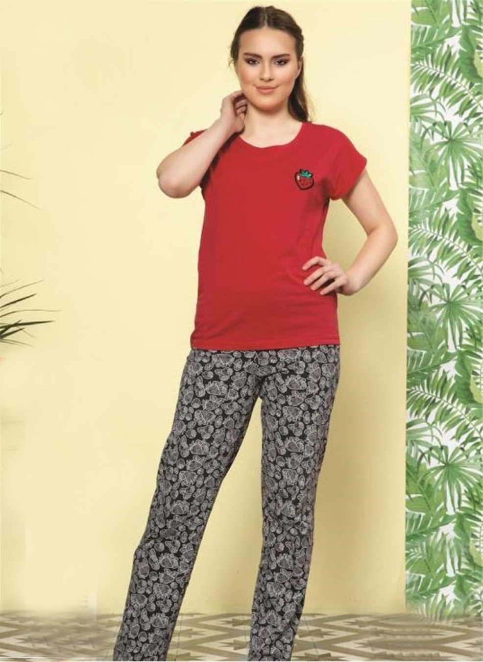

Пижама (футболка + штаны) Sabrina S42101 Красная XL